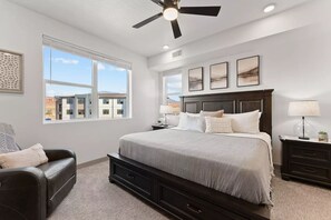 2 habitaciones, tabla de planchar con plancha, cuna de viaje y wifi 