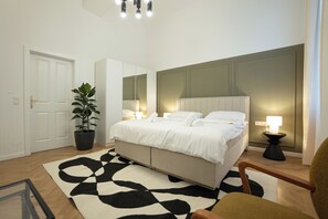 Schreibtisch, Bügeleisen/Bügelbrett, WLAN, Bettwäsche