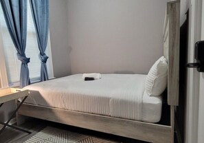 Room - Pristine Apartment with Free Street Parking (Chicago)