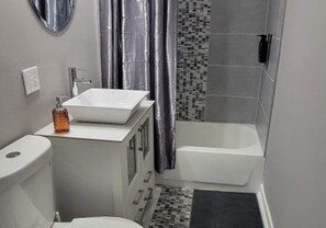 Bathroom - Pristine Apartment with Free Street Parking (Chicago)