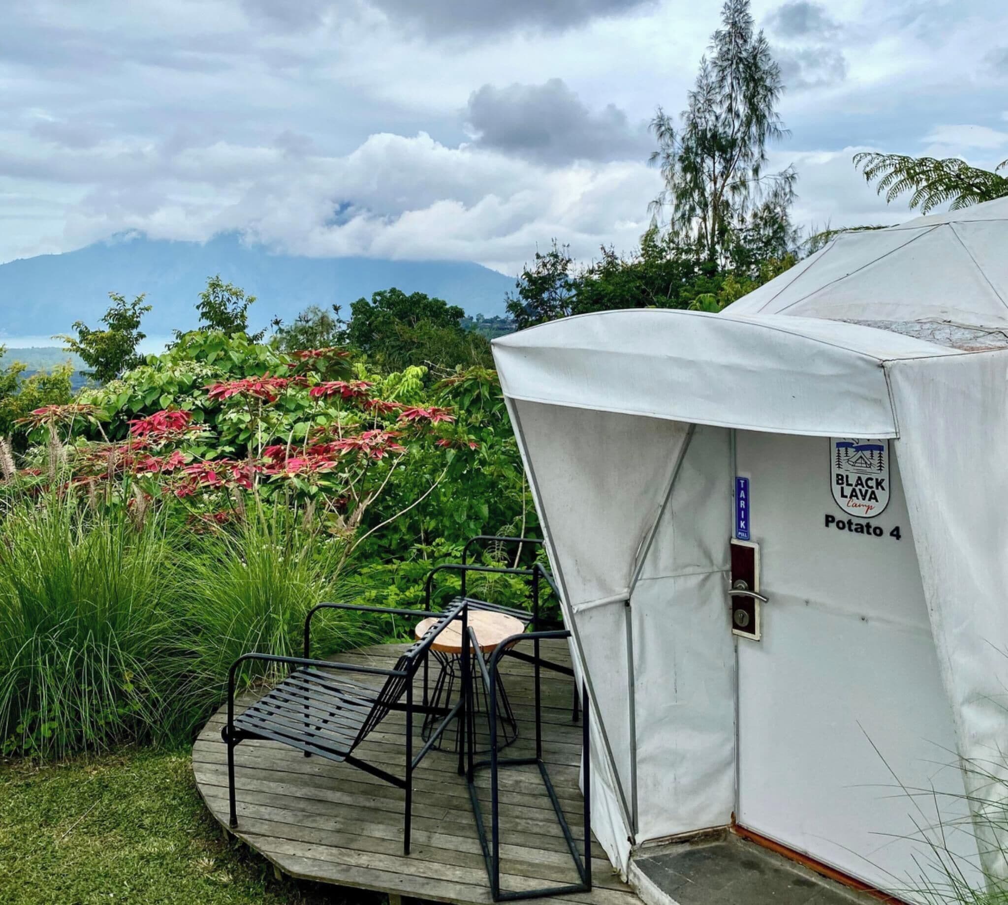 Tienda de campaña básica, 1 cama Queen size, vista a la montaña | Ropa de cama 