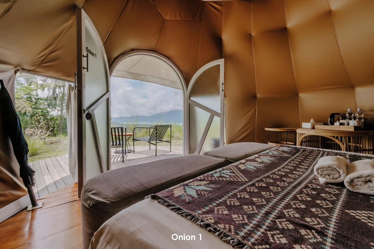 Barraca básica, 1 cama Queen, vista para a montanha | Roupa de cama