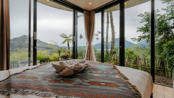 Kamar Basic, 1 Tempat Tidur Queen, pemandangan gunung | Seprai linen