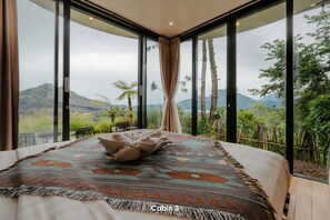Habitación básica, 1 cama Queen size, vista a la montaña | Ropa de cama 