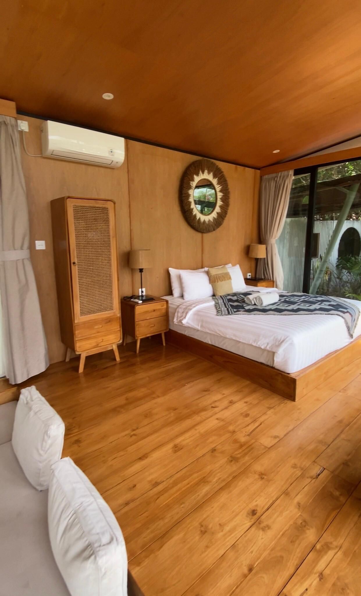 Quarto básico, 1 cama Queen, vista para a montanha | Roupa de cama