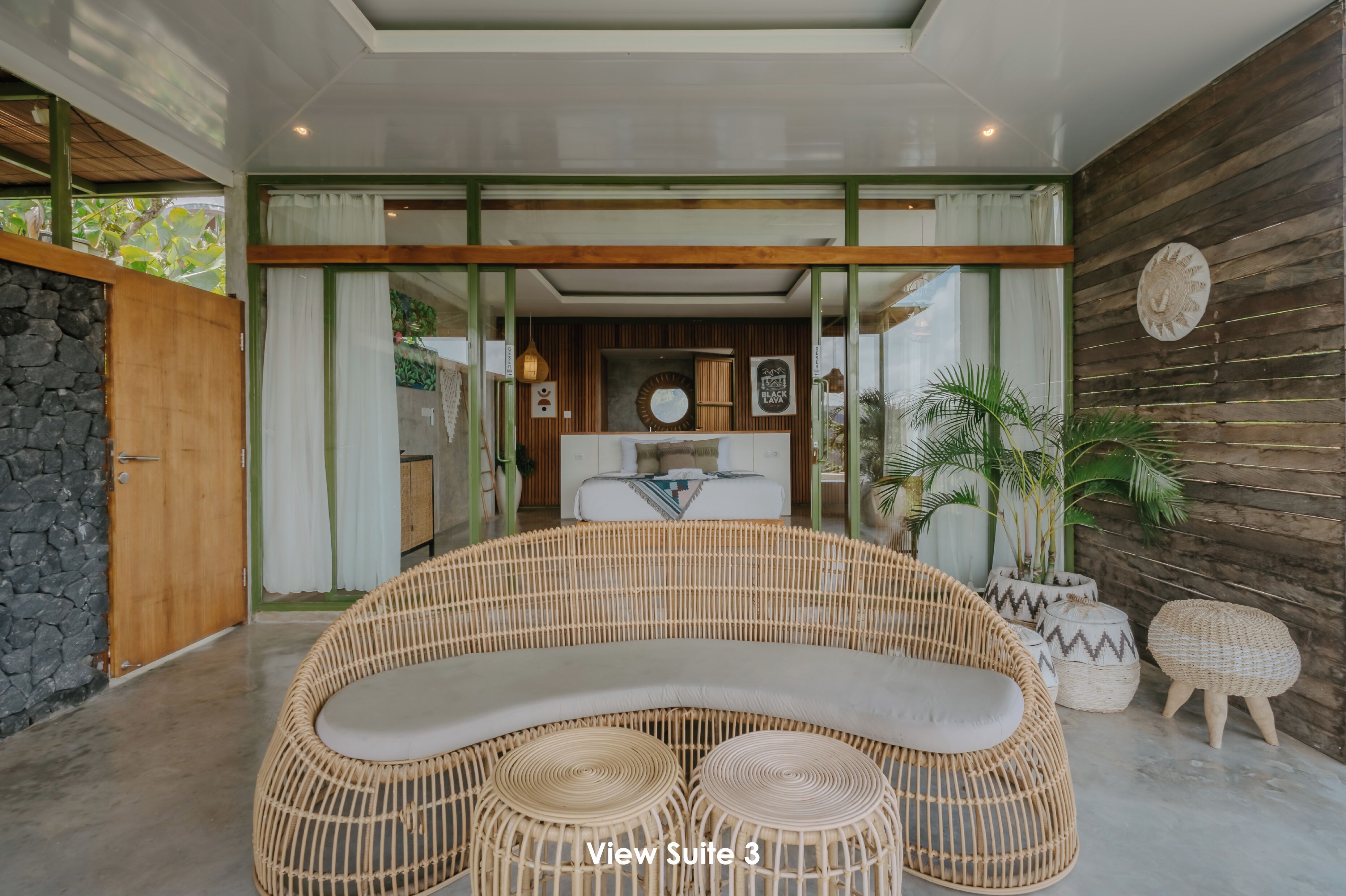 Quarto básico, 1 cama Queen, para fumantes, vista para a montanha | Roupa de cama