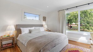3 habitaciones, tabla de planchar con plancha, wifi y ropa de cama 