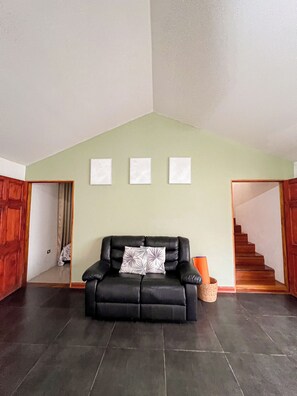 Interior - Casa Miel: Sweet Getaway in Paradise (Puerto Jiménez)