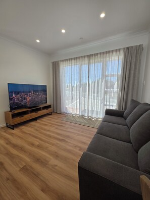 Smart TV - Deco Nook – Napier’s Iconic Art Deco Hideaway (Napier)