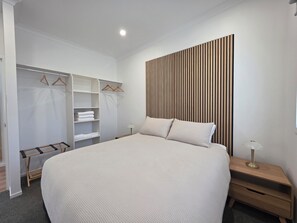 2 bedrooms, iron/ironing board, free WiFi, bed sheets - Deco Nook – Napier’s Iconic Art Deco Hideaway (Napier)