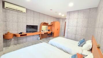 Triple Room | Living area