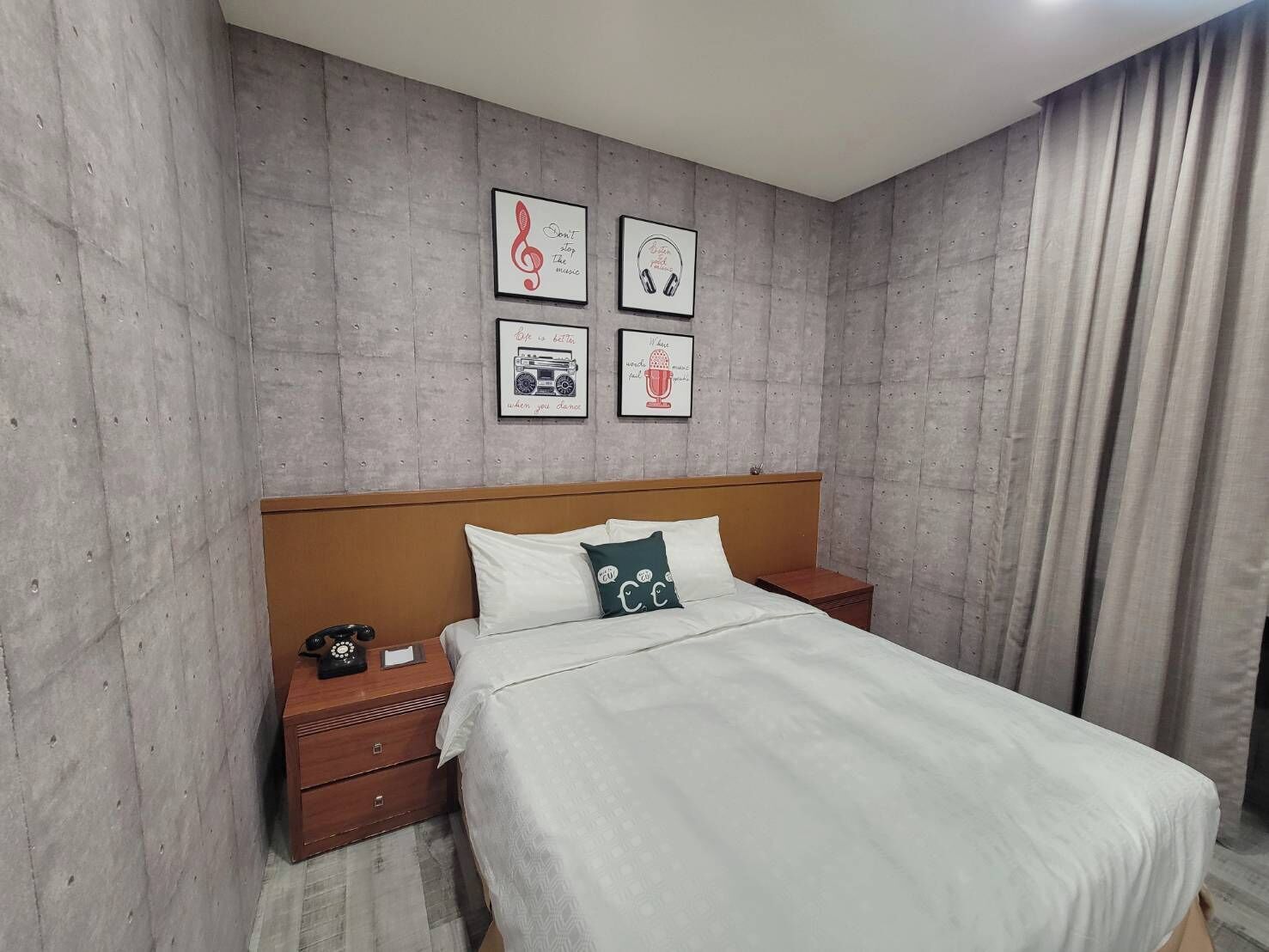 Double Room | Down comforters, desk, laptop workspace, free WiFi