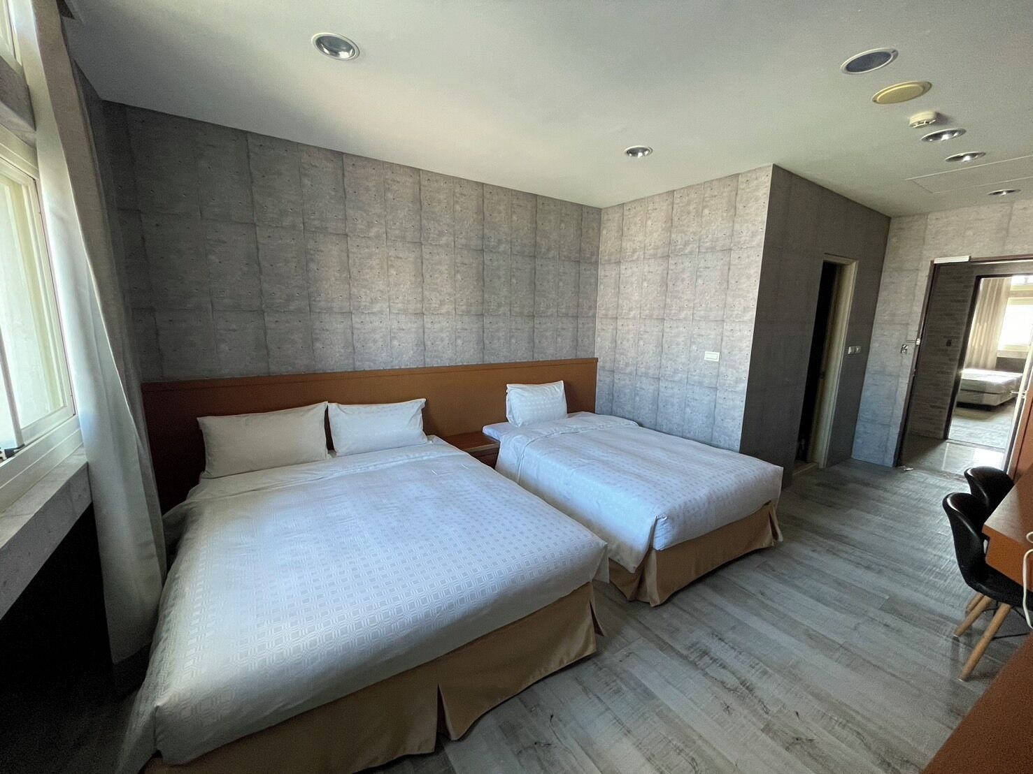 Triple Room | Down comforters, desk, laptop workspace, free WiFi