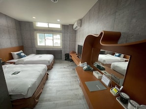 Down comforters, desk, laptop workspace, free WiFi - CU Hotel Taichung Wufeng (Taichung)