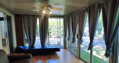 5 minutes from beach, 3 minutes from playground & swimming pool & front gate