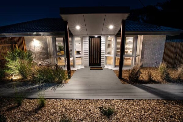 Exterior - Ocean Breeze Retreat (Ocean Grove)