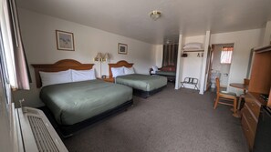 Quadruple Room, Multiple Beds, Non Smoking - Himont Motel (Fall River Mills)