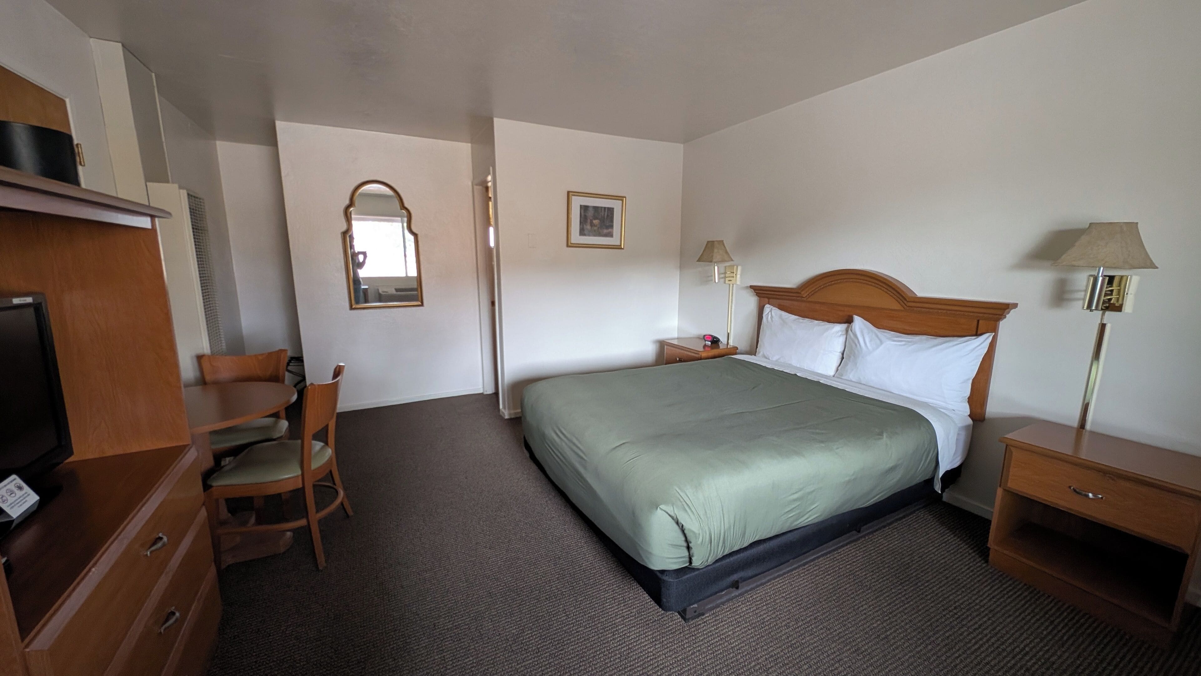 Single Room, 1 Queen Bed, Non Smoking | Desk, free WiFi