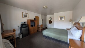 Single Room, 1 Katil Ratu (Queen), Non Smoking | Meja, Wi-fi percuma 