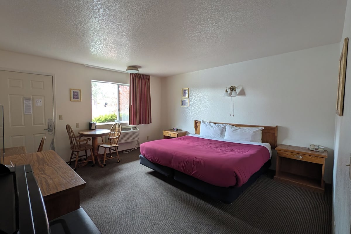 Chambre Simple, 1 très grand lit, non-fumeur