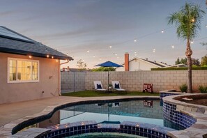 Pool - Sunlit Oasis: Heated Pool & Jacuzzi | Near Disney (Placentia)