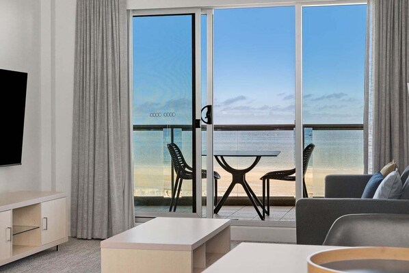 Living area - Belle Escapes- Waves at The Bay (Holdfast Bay)