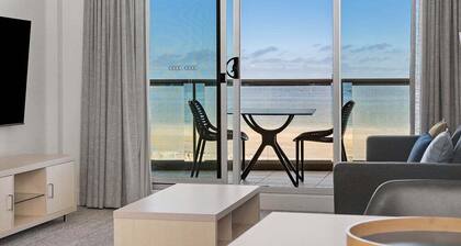 Belle Escapes- Waves at The Bay