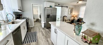 Fox Trot Escape ~ Poolside Paradise