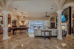 Room - Villa Terracotta (Cape Coral)