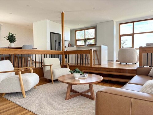 Simple Comfort: Bridport Retreat