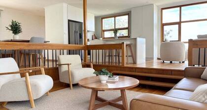 Simple Comfort: Bridport Retreat