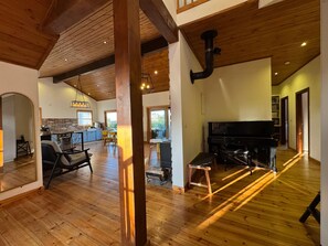 Living area - Beautiful 9-bedroom villa with AC in serene Gshur (Gshur)