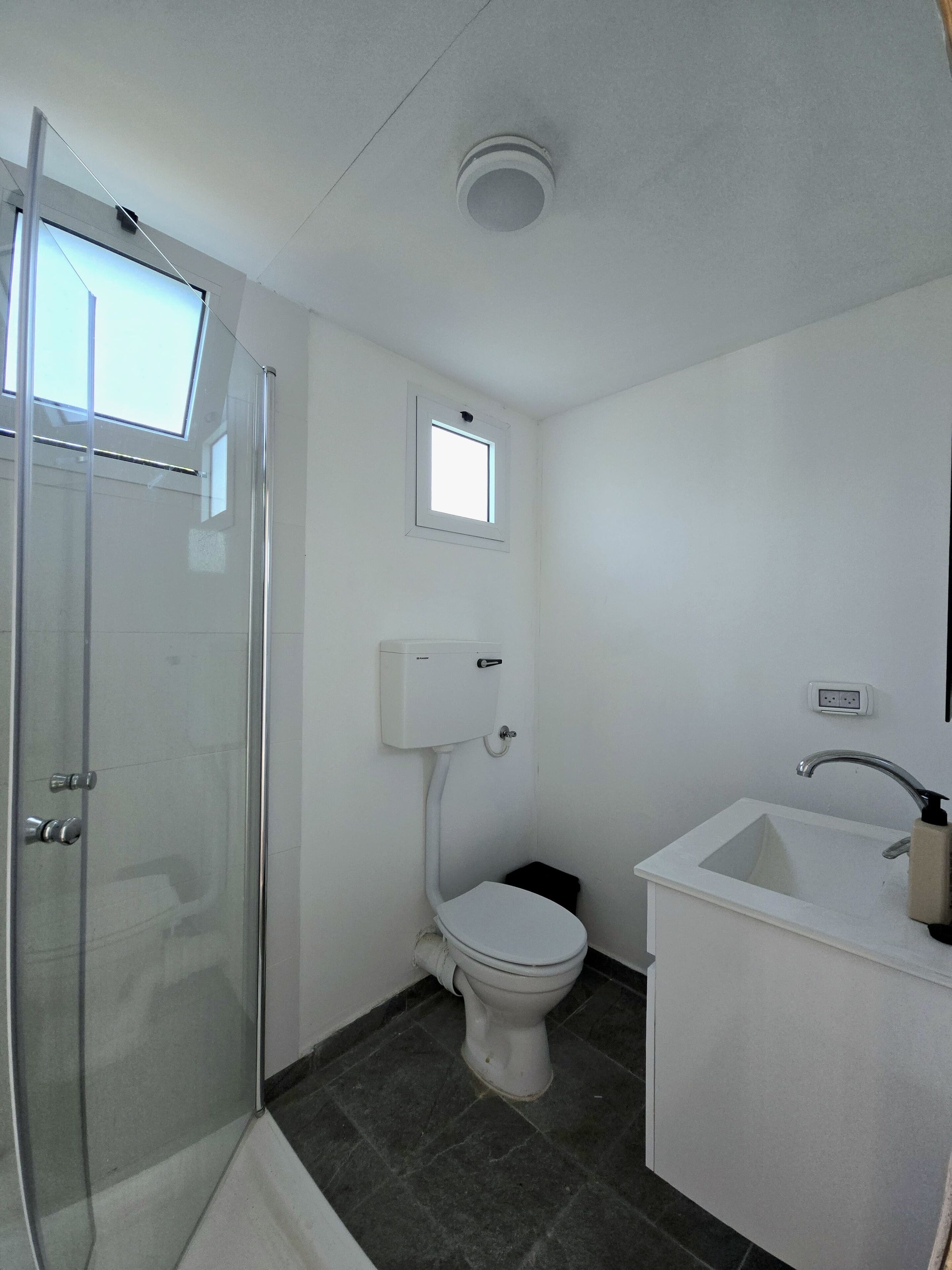 Dusche, Whirlpool, Haartrockner, Handtücher