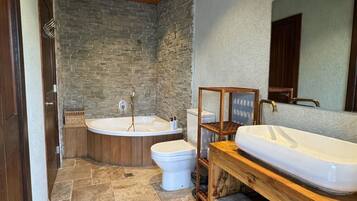 Shower, jetted tub, hair dryer, towels