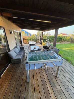 Outdoor dining - Beautiful 9-bedroom villa with AC in serene Gshur (Gshur)