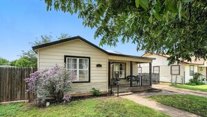 Exterior - Kaleidoscope House (Abilene)