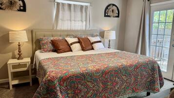 Bügeleisen/Bügelbrett, Reisekinderbett, WLAN, Bettwäsche