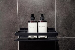 Bathroom - Hita Homestay Ubud (Ubud)