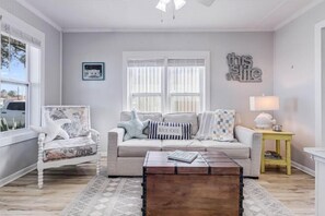 Room - Market Street Retreat (Rockport)