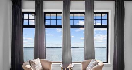 Luxury 3 Bedroom WaterfrontHome Near DAL