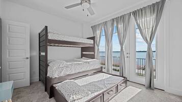 Bügeleisen/Bügelbrett, kostenloses WLAN