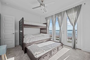 Bügeleisen/Bügelbrett, kostenloses WLAN