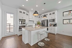 Hus, balkong, sjøutsikt | Eget kjøkken