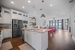 Casa, balcón, vistas al mar | Cocina privada