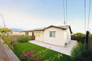 Garden - Exotic Home Escondido by sdstay (Escondido)