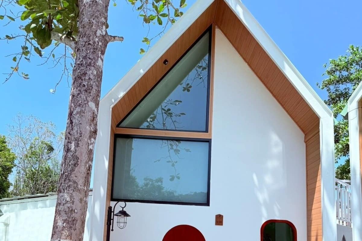 Free minibar, in-room safe, individually decorated, blackout curtains