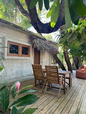 Outdoor dining - Close to the sea, a refuge for rest and connection with nature. (Cabarete)