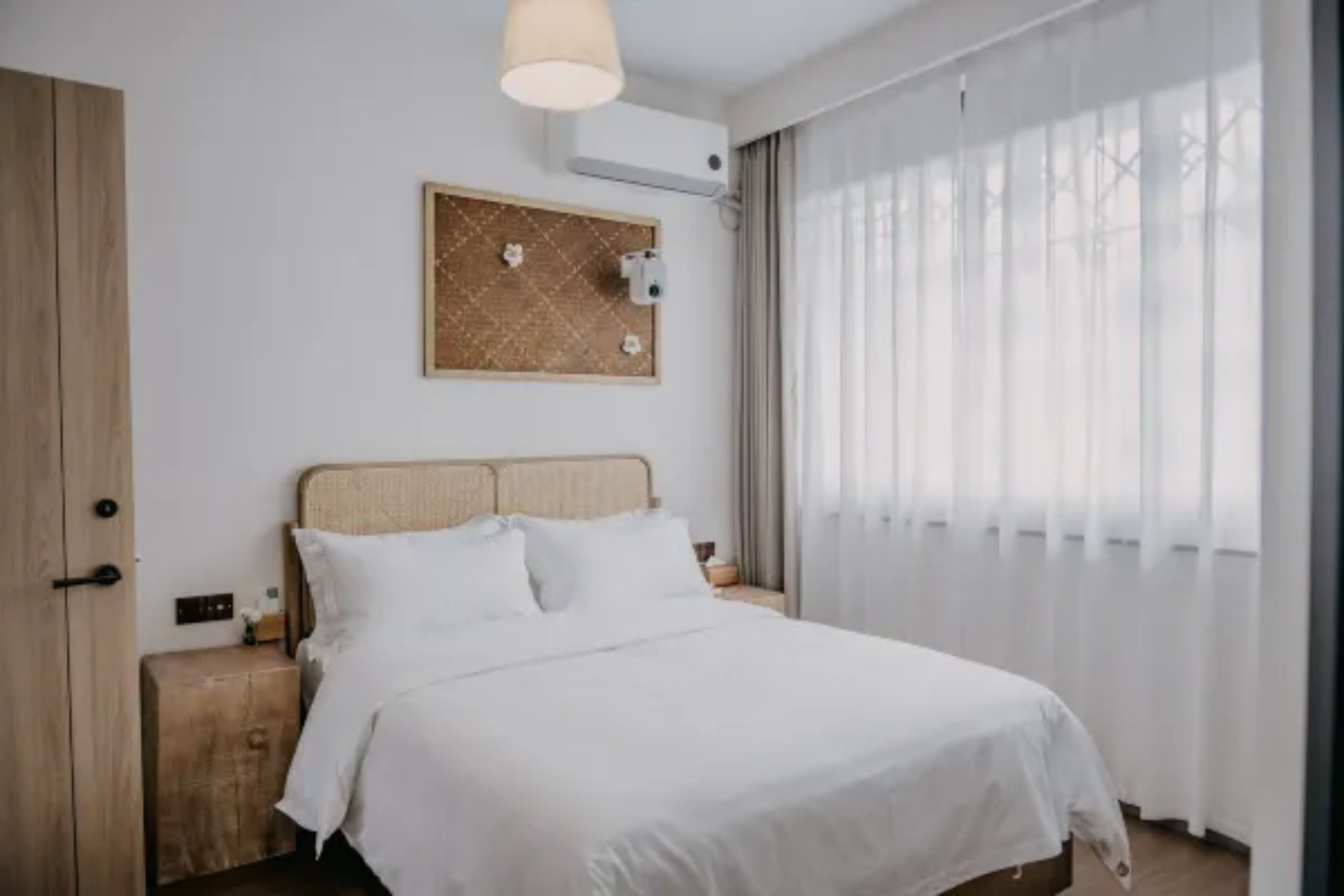 Habitación tradicional doble, vistas al patio | Ropa de cama de alta calidad, edredones de plumas, decoración individual