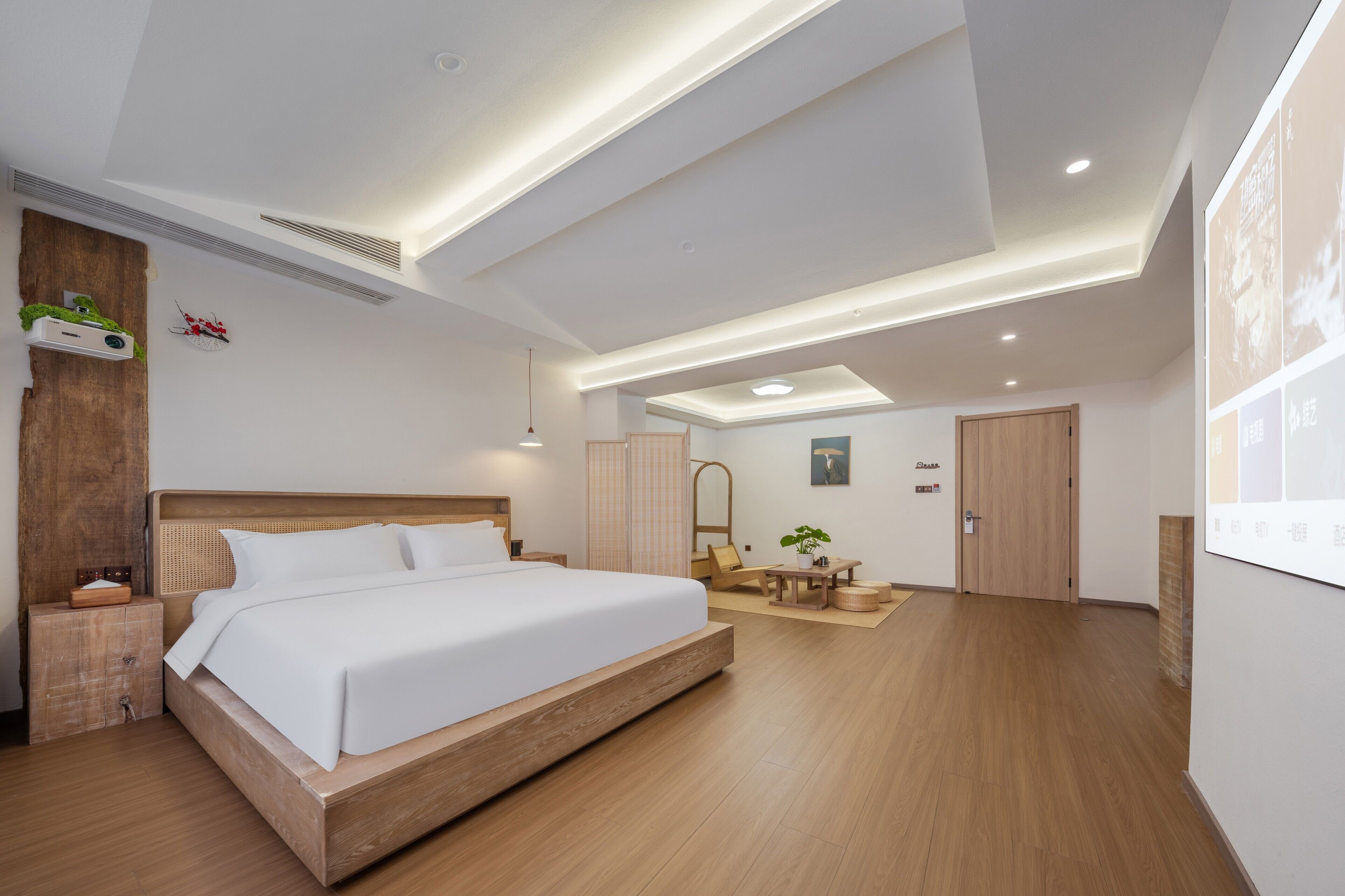 Habitación Grand doble, vistas al patio | Ropa de cama de alta calidad, edredones de plumas, decoración individual