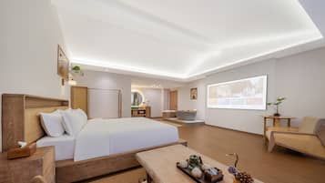 Premium bedding, down duvets, individually decorated, free WiFi